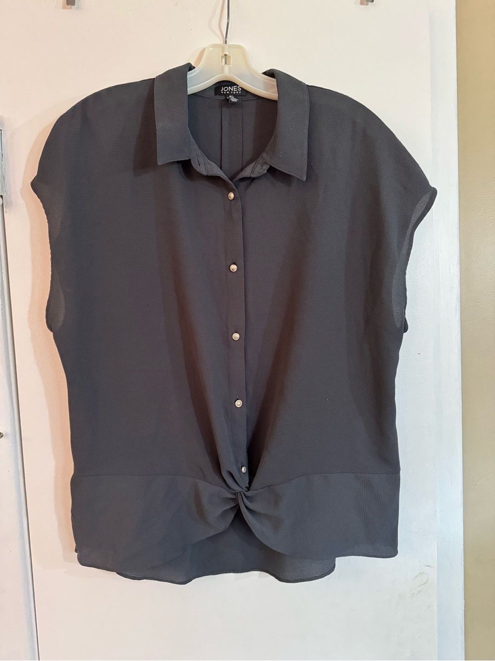 Jones New York Slate Gray Knot-Front Button Down Cap Sleeve Top